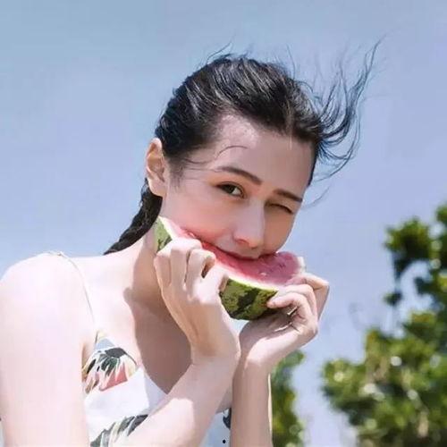 娱乐吃瓜的头像女生可爱,可爱女生带你领略娱乐吃瓜乐趣